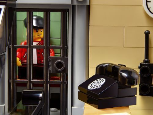 Set 10278