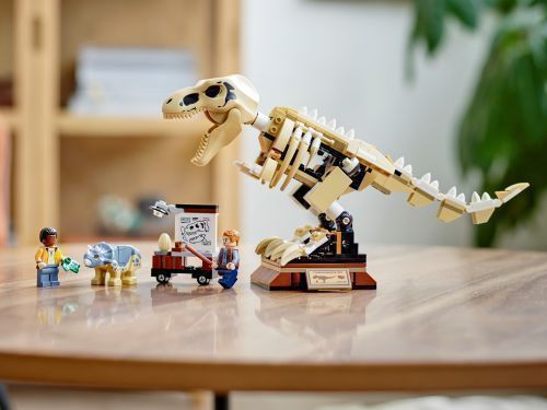 Set 76940