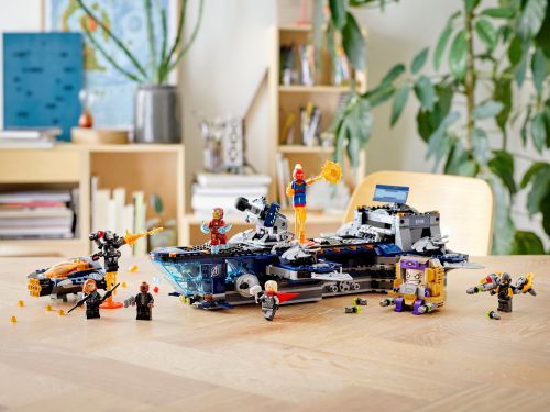 Set 76153