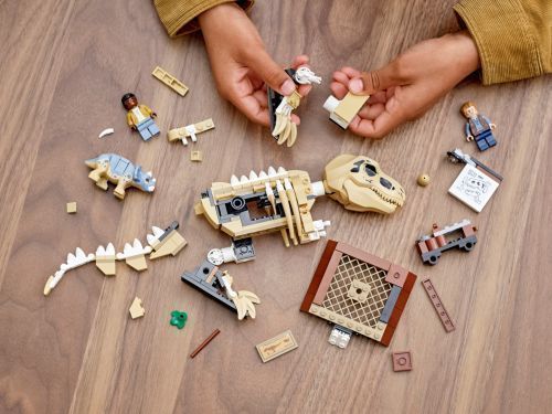 Set 76940