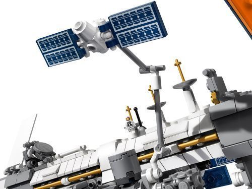 Set 21321