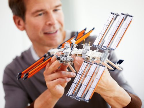 Set 21321