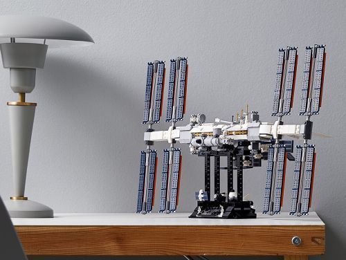 Set 21321