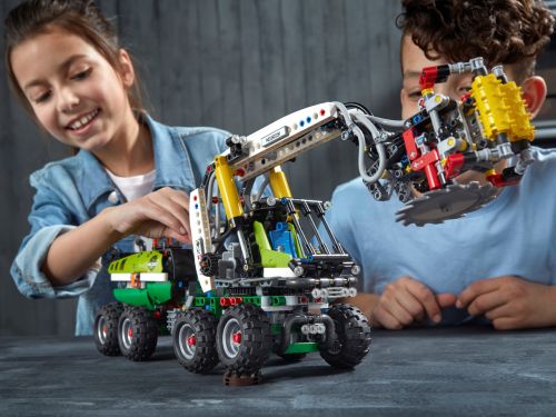 Set 42080
