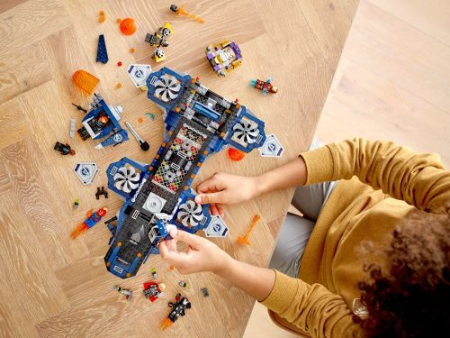 Set 76153