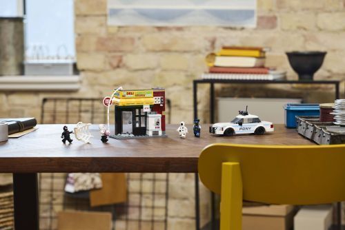 Set 76311